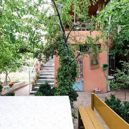Garden Nature House In The Center Of Istanbul בית נופש *