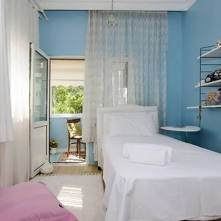 Garden Nature House In The Center Of Istanbul בית נופש *