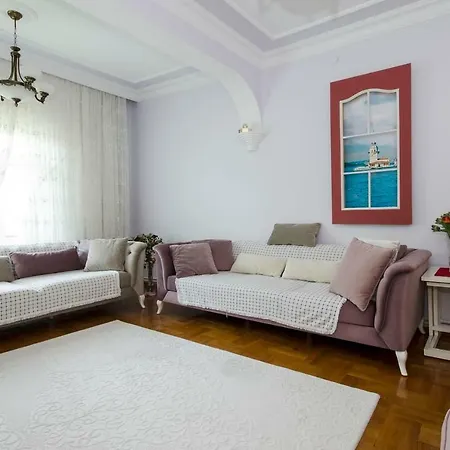 Garden Nature House In The Center Of Istanbul